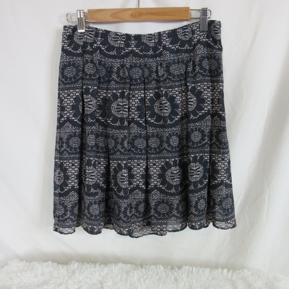 Gap Skirt Chiffon Knee Length Skirt Navy Blue Graphic Print Size 2